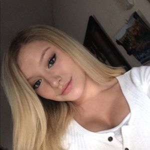 Meet your Posher, Brittney